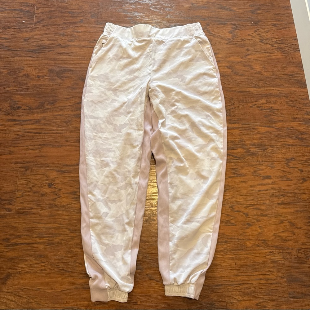 Athleta lined Brooklyn Joggers 
Size 8